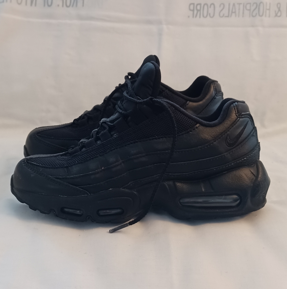 Nike Air Max '95 Black Sneakers Boy's Size5.5